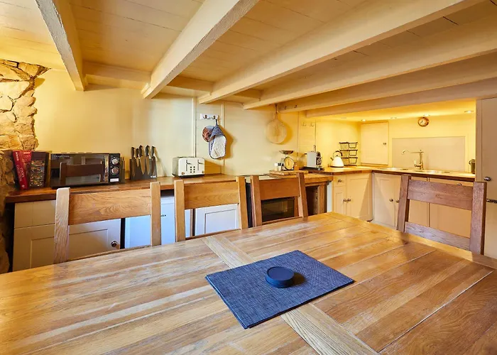 Host & - Ship's Bell 度假居